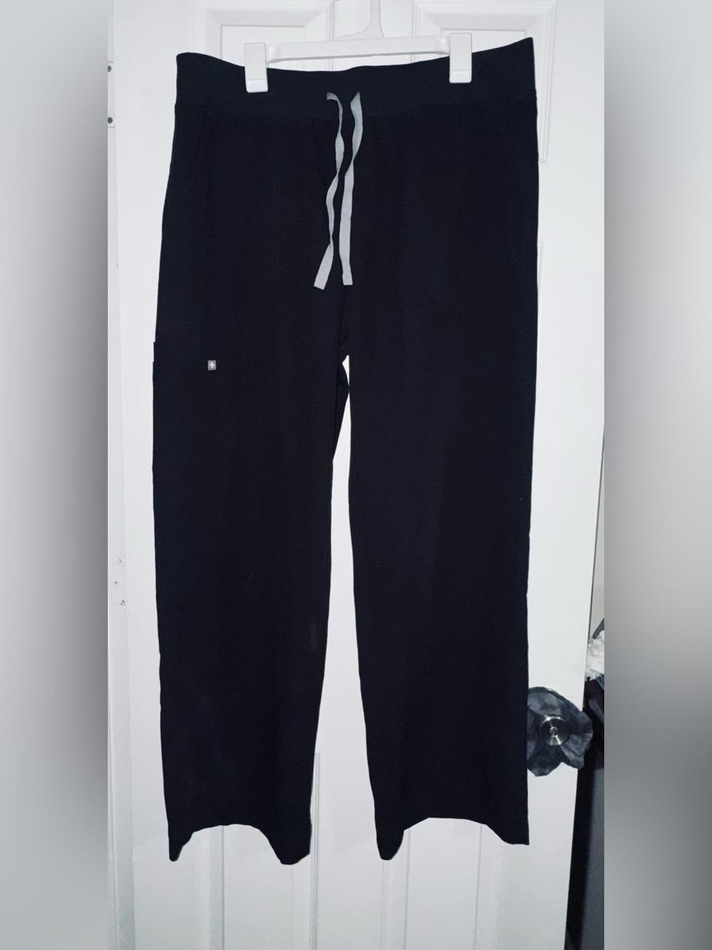 Women’s FIGS Isabella Pants Black XL(2) & XXL(2)